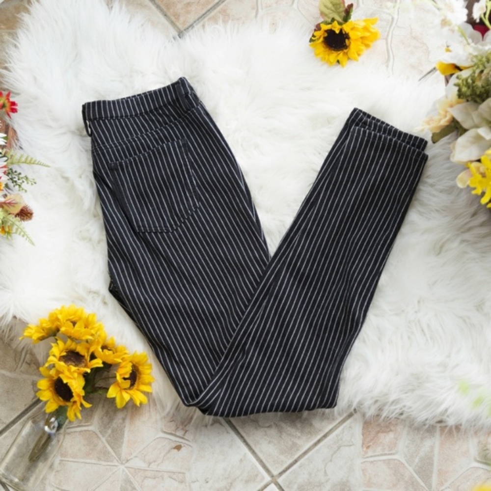 UNIQLO Black & White Pinstripe Skinny Pants